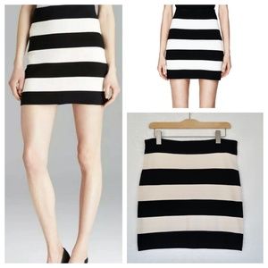 THEORY fitted stretch mini skirt